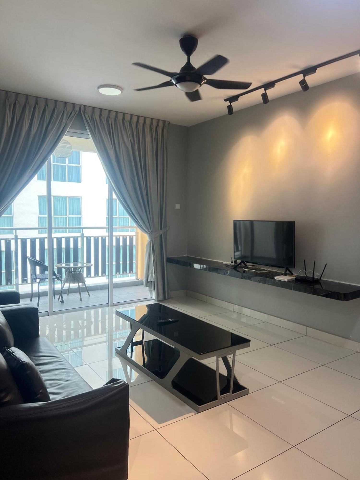 Residences At Daya By Sr Home Johor Bahru Luaran gambar